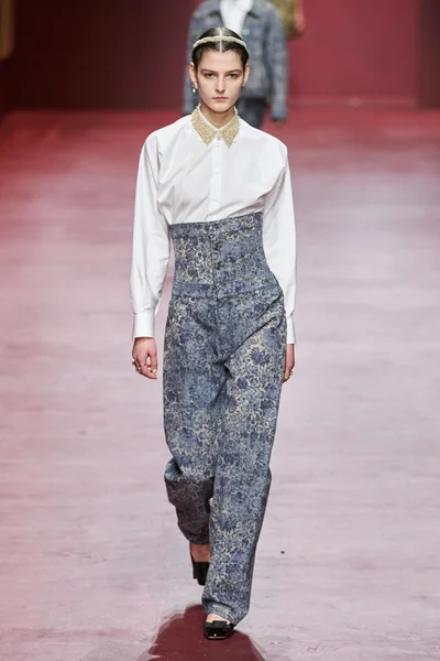 Look 57